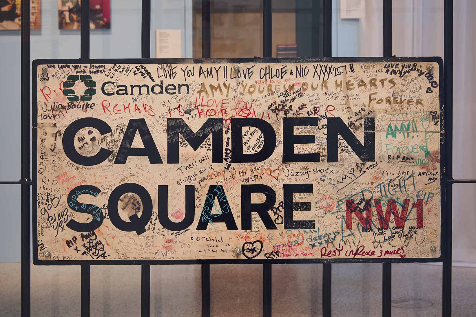 In the immediate aftermath of Amy’s death, fans wrote tribute notes to Amy on the street signs outside her house in Camden Square, North London