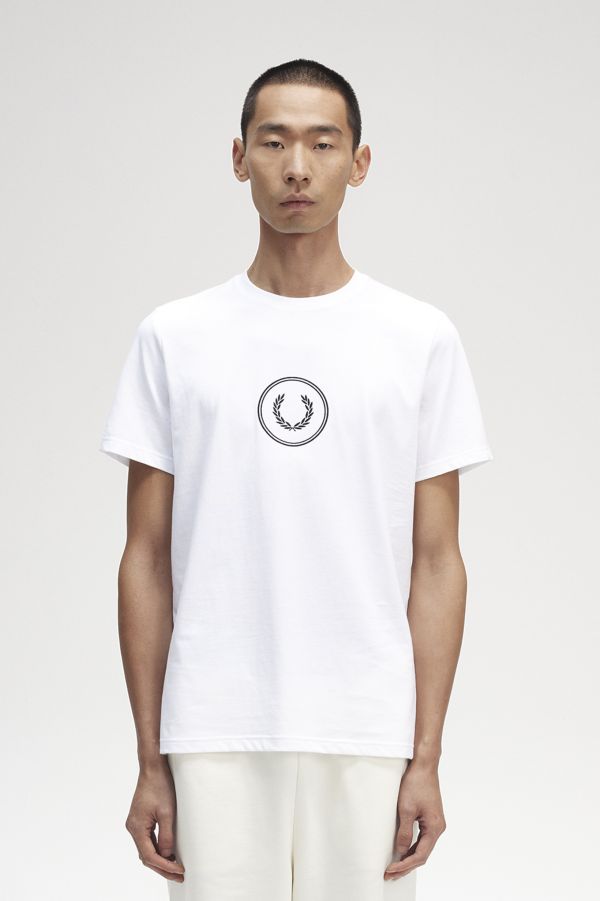 T-shirt com símbolo da marca em círculo