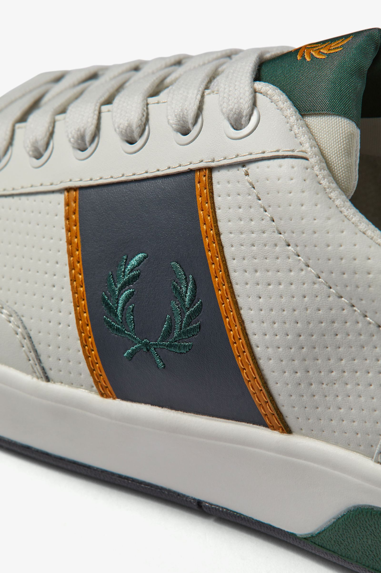 fred perry tennis shoes