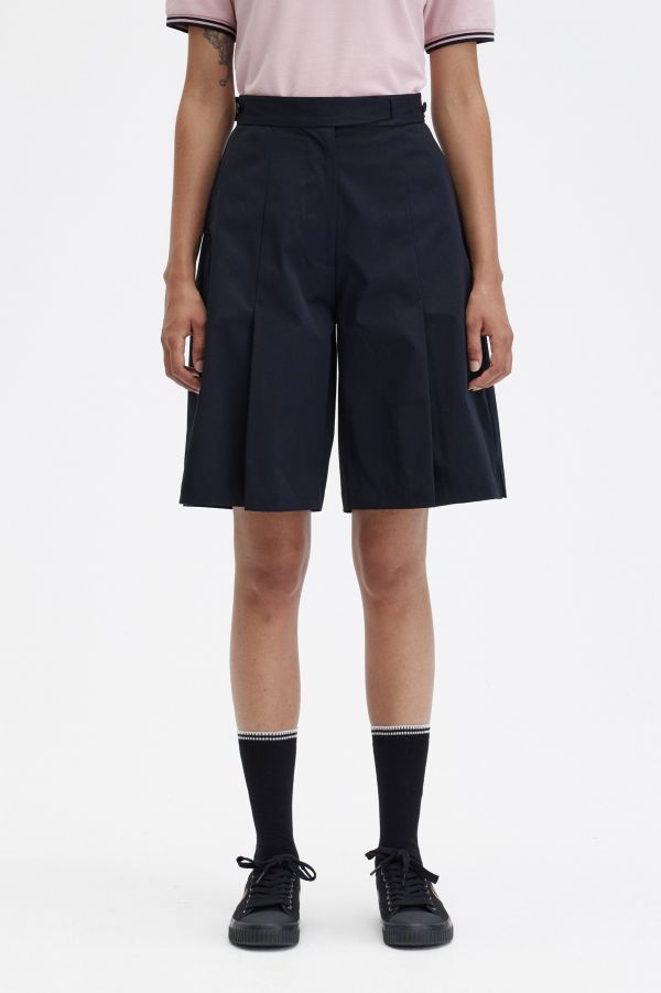 Shorts mit Falten