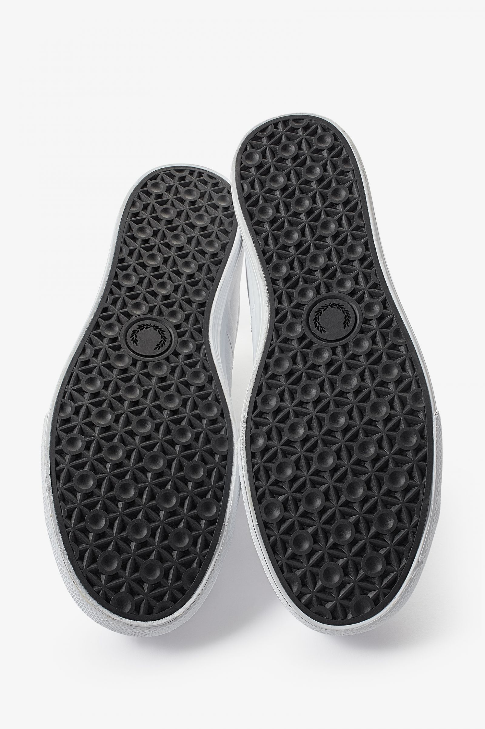 fred perry flip flops