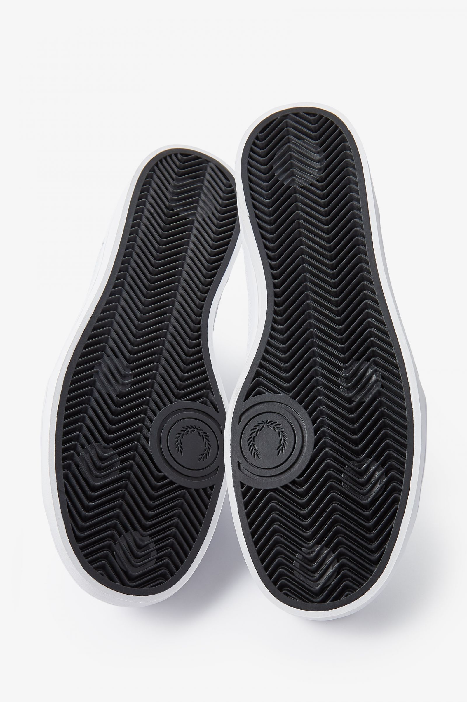 fred perry flip flops